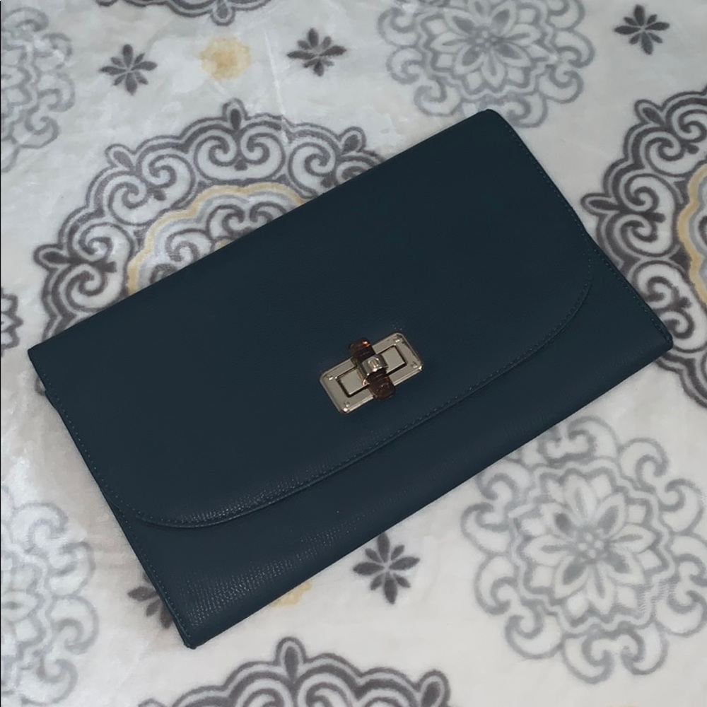 Blue Clutch